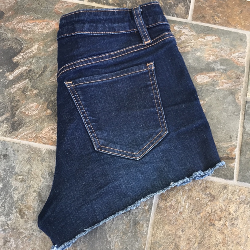 Truffle Jean shorts size 5/26. Seem smaller end - Picture 4 of 12